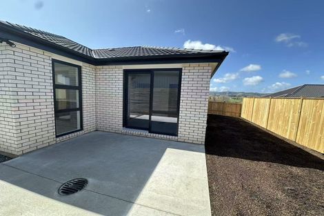 Photo of property in 10 Enchantment Lane, Karaka, Papakura, 2113