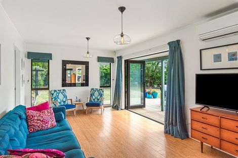 Photo of property in 9 Nuhaka Place, Paraparaumu Beach, Paraparaumu, 5032