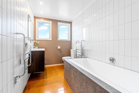 Photo of property in 2 Motu Street, Saint Clair, Dunedin, 9012