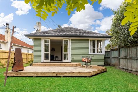 Photo of property in 22 Glengarry Road, Glen Eden, Auckland, 0602