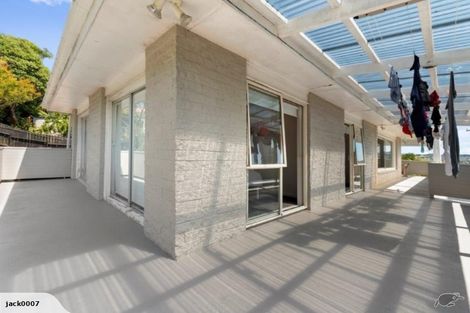 Photo of property in 41 Pohutukawa Avenue, Red Beach, 0932