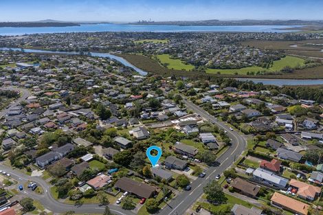 Photo of property in 46 Colwill Road, Massey, Auckland, 0614