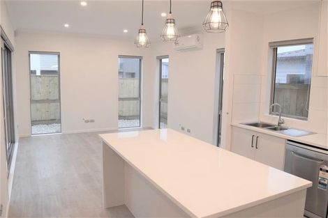 Photo of property in 32 Silvereye Road, Hobsonville, Auckland, 0616