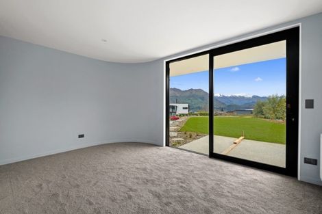 Photo of property in 58 Forest Heights, Wanaka, 9305