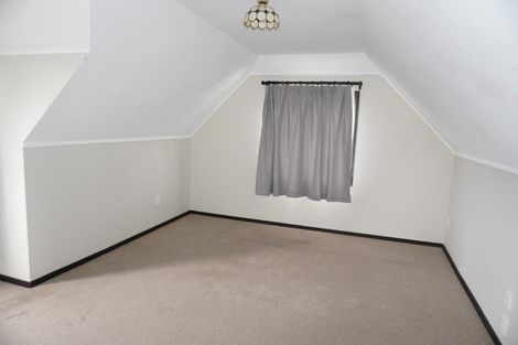 Photo of property in 16 Baltimore Place, Forrest Hill, Auckland, 0620