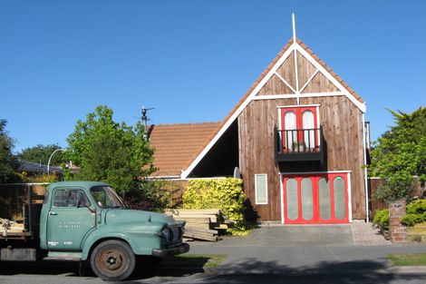 Photo of property in 1/10 Valecrest Avenue, Parklands, Christchurch, 8083