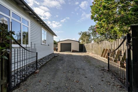 Photo of property in 5 Perrin Place, Kelvin Grove, Palmerston North, 4414