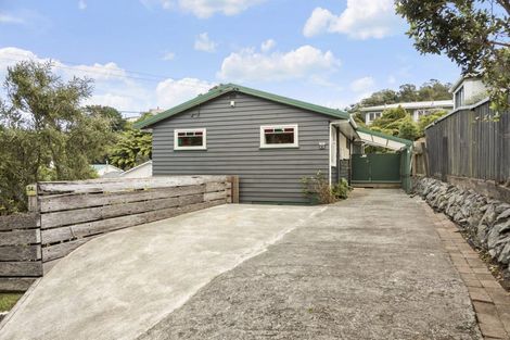 Photo of property in 54 Salford Street, Newlands, Wellington, 6037