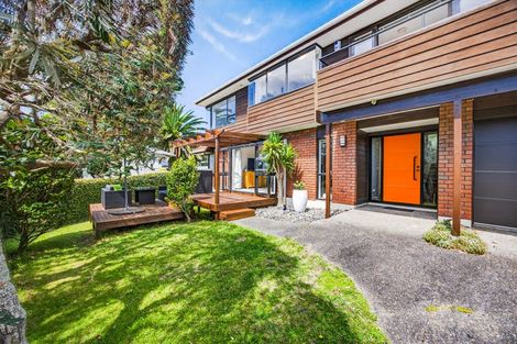Photo of property in 2/11 Hauraki Road, Hauraki, Auckland, 0622