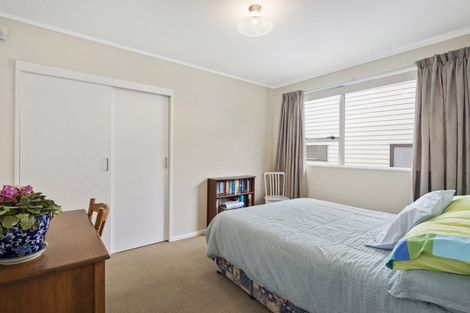 Photo of property in 10f1 Camrose Grove, Kingston, Wellington, 6021