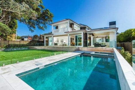 Photo of property in 24 Hinemoa Street, Birkenhead, Auckland, 0626