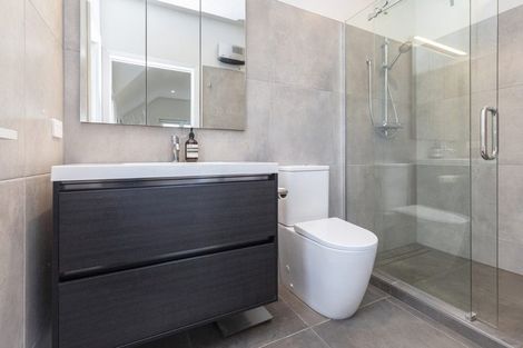 Photo of property in 111 Saint Andrews Square, Strowan, Christchurch, 8052