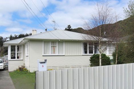 Photo of property in 5 Kowhai Street, Wainuiomata, Lower Hutt, 5014