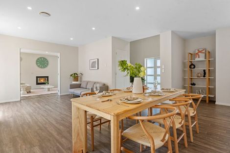 Photo of property in 21 Edgewater Drive, Karaka, Papakura, 2113