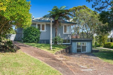 Photo of property in 60 Woodfern Crescent, Titirangi, Auckland, 0604