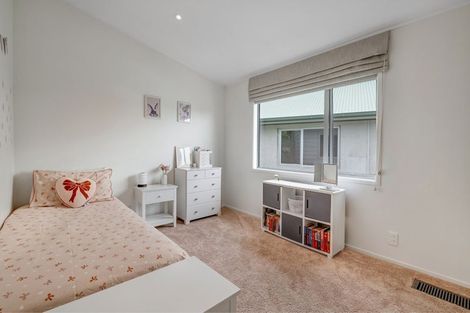 Photo of property in 7 William Bayes Place, Red Beach, 0932