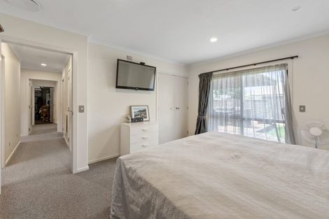 Photo of property in 2 Shaun Close, Papamoa Beach, Papamoa, 3118