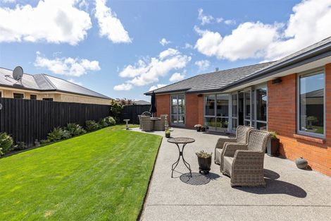 Photo of property in 8 Glen Kerran Close, Broomfield, Christchurch, 8042