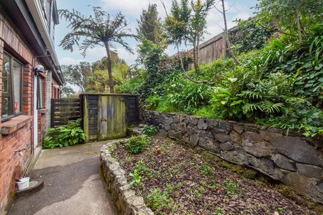 Photo of property in 62 Churton Drive, Churton Park, Wellington, 6037