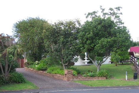 Photo of property in 4 May Avenue, Te Atatu South, Auckland, 0610