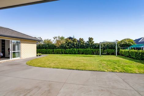Photo of property in 12 Oakmont Crescent, Waiwhakaiho, New Plymouth, 4312