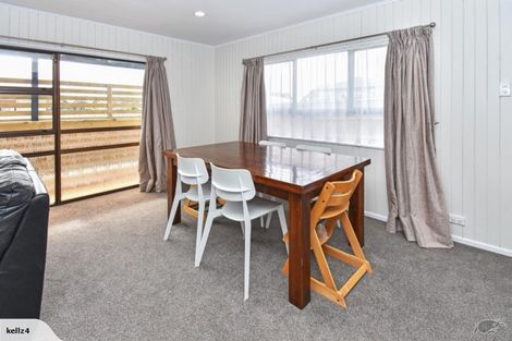 Photo of property in 17 Mellsop Avenue, Waiuku, 2123