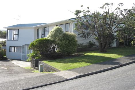Photo of property in 38 Link Road, Newlands, Wellington, 6037