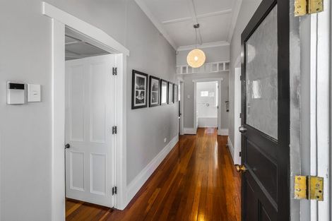 Photo of property in 2 Tennyson Street, Northcote Point, Auckland, 0627