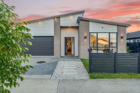 Photo of property in 3 Ropere Street, Kumeu, 0810