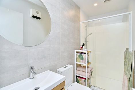 Photo of property in 8/10 New Brighton Road, Shirley, Christchurch, 8061