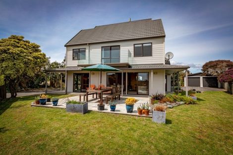 Photo of property in 13 Pine Ridge Terrace, Waikanae Beach, Waikanae, 5036