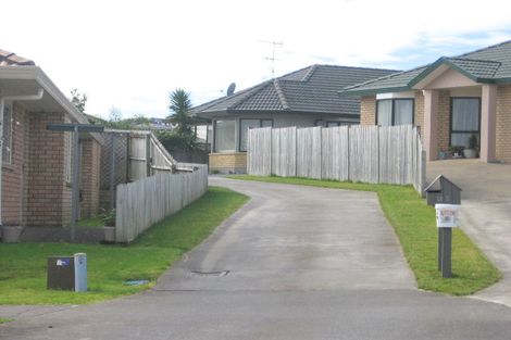 Photo of property in 20 Moyrus Crescent, East Tamaki Heights, Auckland, 2016