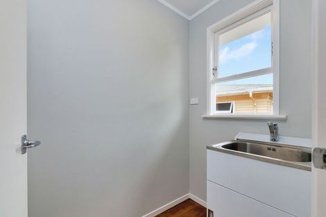 Photo of property in 25 Holland Street, Pukekohe, 2120