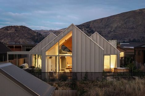 Photo of property in 7 Campbell Road, Wanaka, 9305