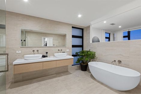 Photo of property in 17 Lansdowne Street, Bayswater, Auckland, 0622