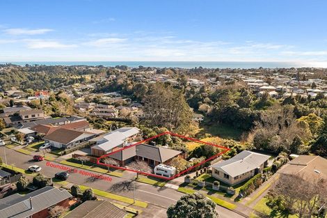 Photo of property in 22 Truby King Street, Merrilands, New Plymouth, 4312