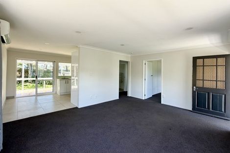 Photo of property in 2/22 Gladys Avenue, Glenfield, Auckland, 0629