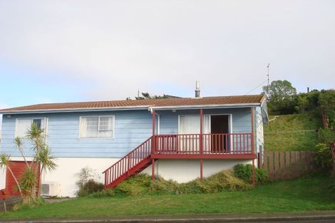 Photo of property in 15 Sunhaven Drive, Newlands, Wellington, 6037