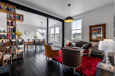 Photo of property in 66 Roxburgh Street, Mount Victoria, Wellington, 6011