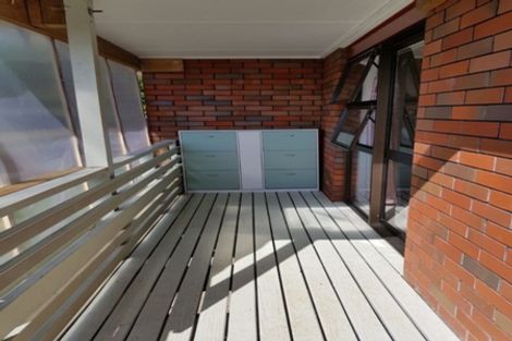 Photo of property in 65 Kurnell Drive, Botany Downs, Auckland, 2010