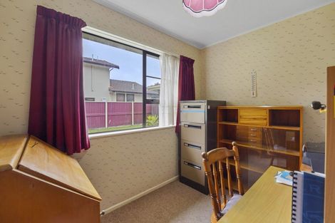 Photo of property in 35 Waddington Drive, Naenae, Lower Hutt, 5011