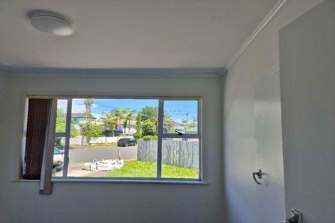 Photo of property in 10 Harry Ward Place, Henderson, Auckland, 0610