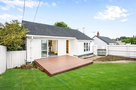 Photo of property in 24 Northall Road, New Lynn, Auckland, 0600