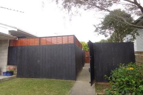 Photo of property in 3/44 Rua Road, Glen Eden, Auckland, 0602