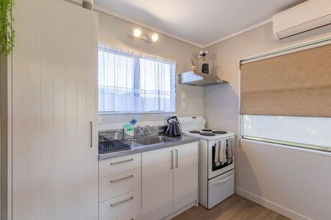 Photo of property in 23 Flaunty Place, West Harbour, Auckland, 0618