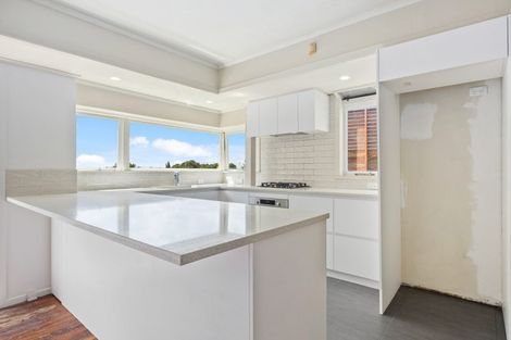 Photo of property in 93 Sylvan Avenue, Northcote, Auckland, 0627