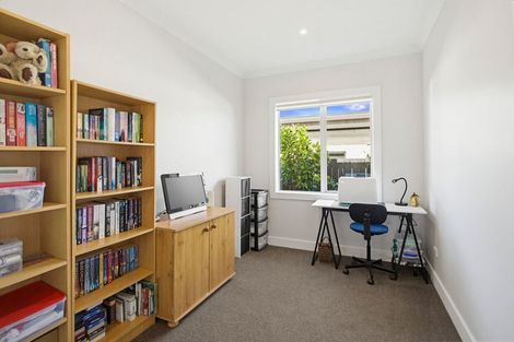 Photo of property in 14 Topping Place, Whitianga, 3510