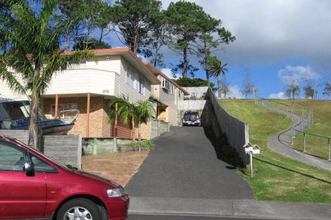 Photo of property in 2/22 Grenadine Place, Unsworth Heights, Auckland, 0632