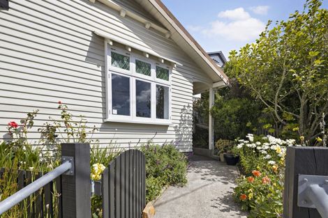 Photo of property in 32 Mills Road, Brooklyn, Wellington, 6021