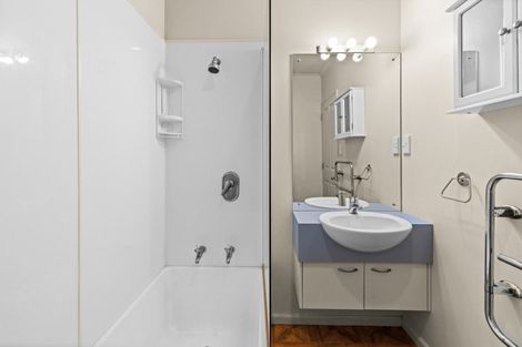Photo of property in 32 France Road, Bluff Hill, Napier, 4110